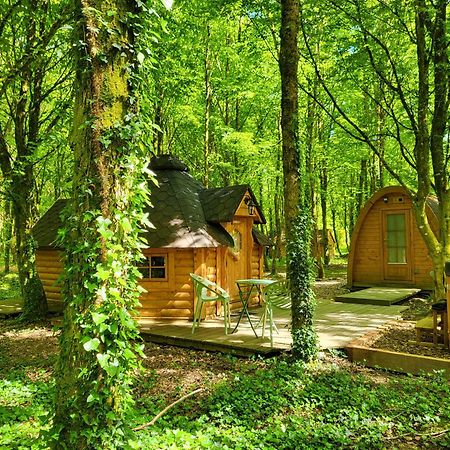 Le Domaine Insolite De Broceliande Paimpont Exterior foto