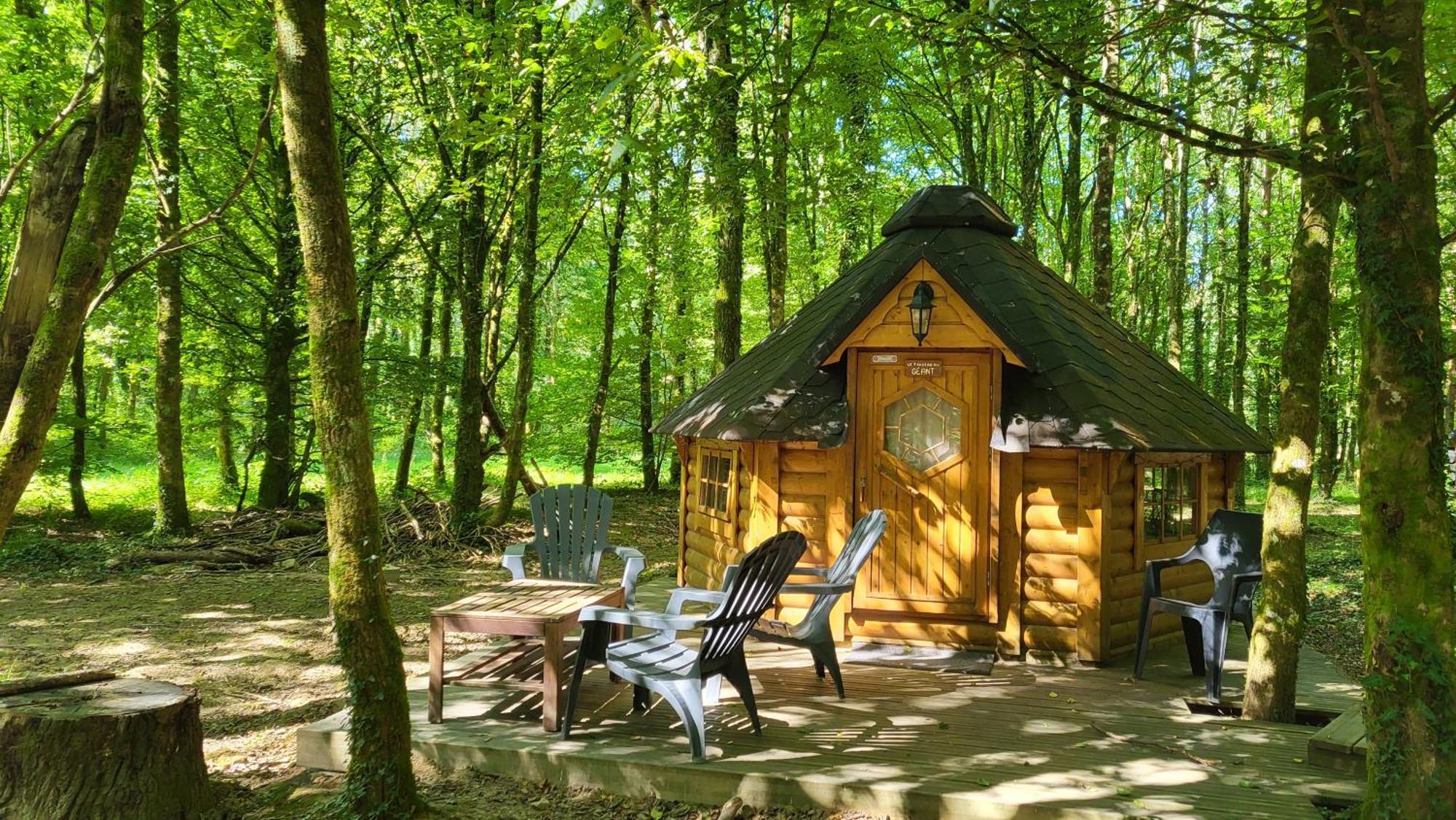 Le Domaine Insolite De Broceliande Paimpont Exterior foto