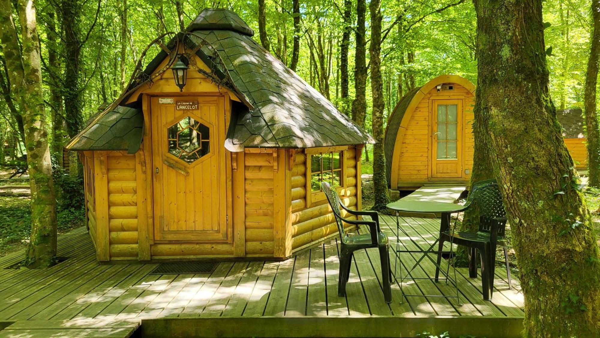 Le Domaine Insolite De Broceliande Paimpont Exterior foto