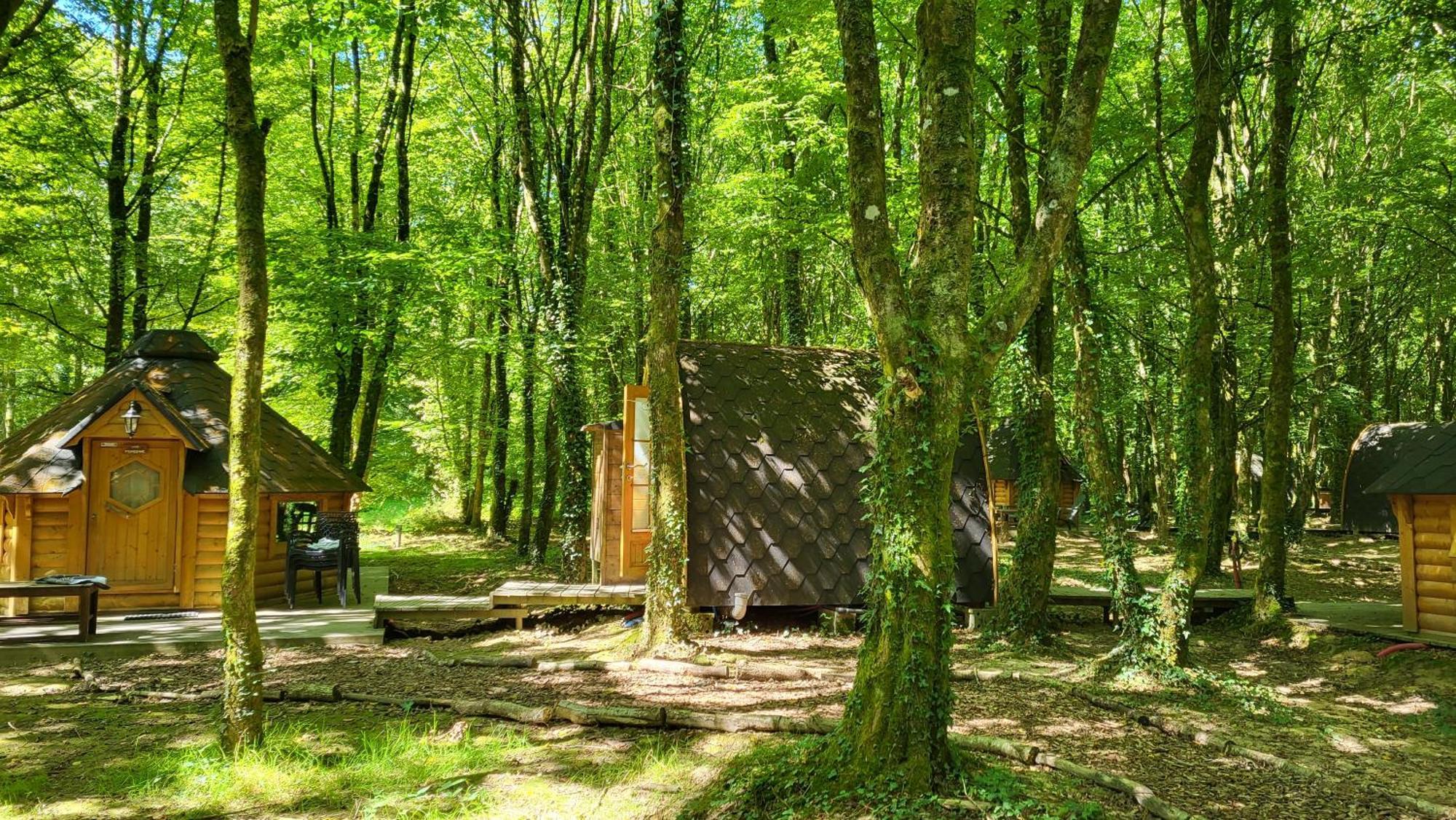 Le Domaine Insolite De Broceliande Paimpont Exterior foto
